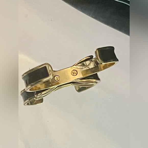 Tory Burch bow bracelet NWOT!! - Picture 3 of 6